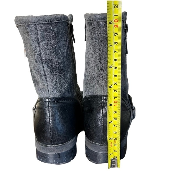 CLARKS Faralyn Rise Moto Black Leather Ankle
Boots Side Zip Size 8 - Picture 6 of 11